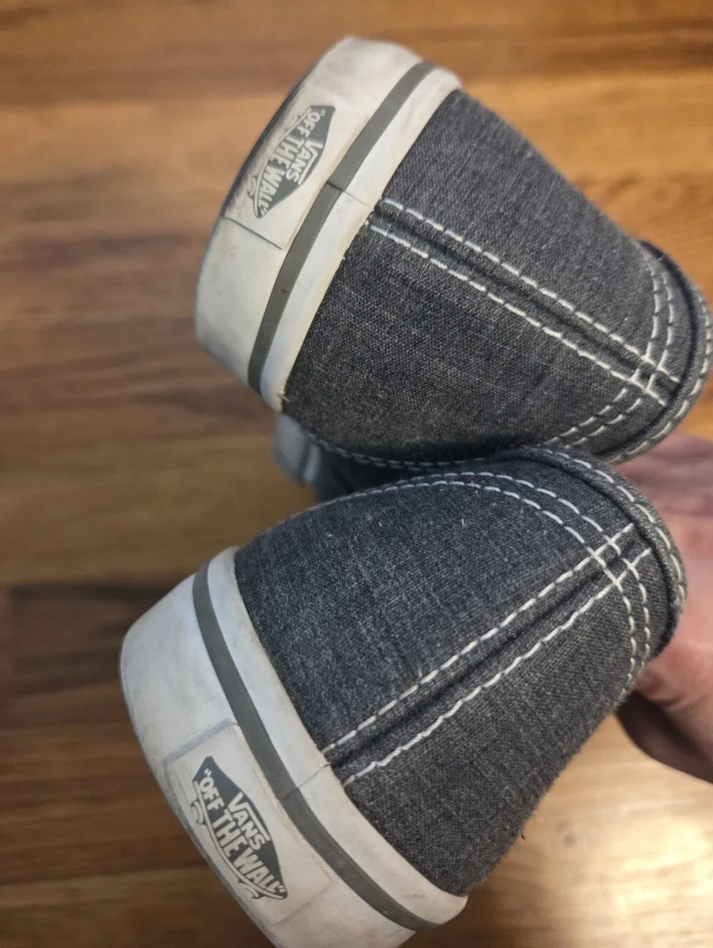 Vans Low-Top Sneaker in Charcoal grey and Black Size 6